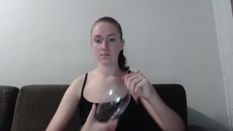 lily_love_x online show from 10/20/25, 02:01