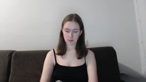 lily_love_x online show from 11/14/25, 10:18