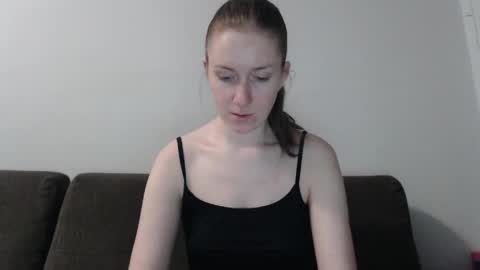 lily_love_x online show from 04/28/26, 11:21