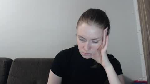 lily_love_x online show from 05/04/26, 11:34