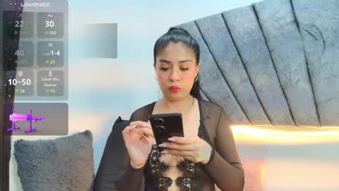 Snapshot of lily_meghan chatting on 06/05/26, 08:14 LILY MEGHAN online show from 06/05/26, 08:14