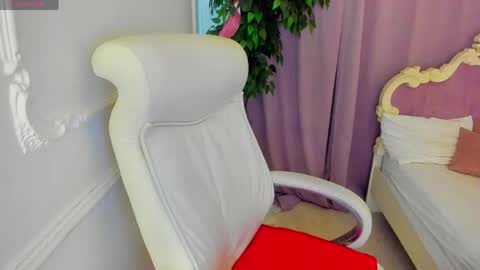 Snapshot of lily_merlin chatting on 04/25/26, 05:54 Lily online show from 04/25/26, 05:54