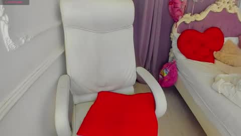 Snapshot of lily_merlin chatting on 04/30/26, 07:25 Lily online show from 04/30/26, 07:25