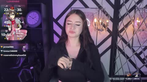 Snapshot of lily_moonlight chatting on 12/08/24, 01:58 Lily online show from 12/08/24, 01:58