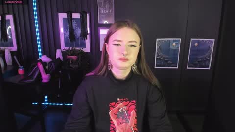 Snapshot of lily_moonlight chatting on 01/14/25, 08:41 Lily online show from 01/14/25, 08:41