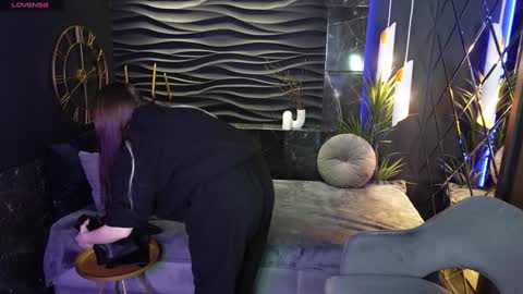 Snapshot of lily_moonlight chatting on 02/01/25, 06:54 Lily online show from 02/01/25, 06:54