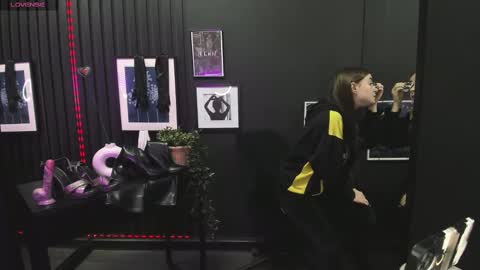 Snapshot of lily_moonlight chatting on 02/16/25, 07:26 Lily online show from 02/16/25, 07:26