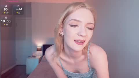 Lily online show from 04/08/26, 07:41