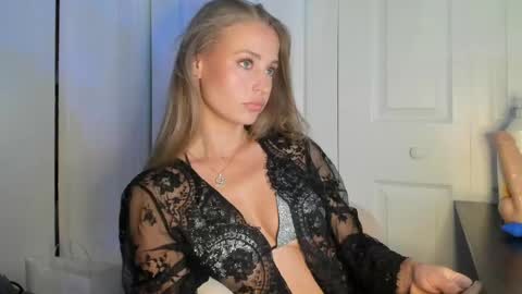 Snapshot of lily_prima chatting on 05/14/26, 01:12 lily_prima online show from 05/14/26, 01:12