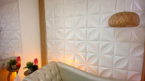 Lily Lauren online show from 11/10/25, 12:48