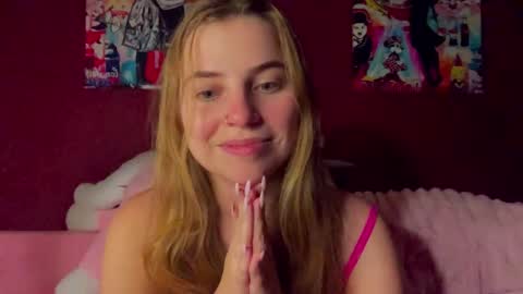 Snapshot of lily_smily chatting on 01/12/26, 10:15 Lily online show from 01/12/26, 10:15