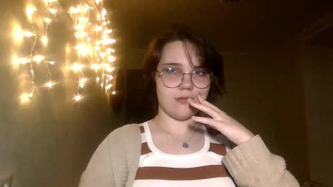 Snapshot of lily_violettt chatting on 01/12/26, 06:02 Lily online show from 01/12/26, 06:02