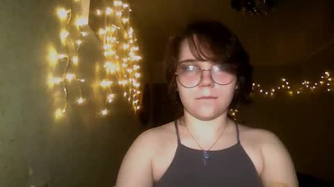 Snapshot of lily_violettt chatting on 01/16/26, 06:45 Lily online show from 01/16/26, 06:45