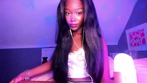 Snapshot of lilyblloom chatting on 09/22/25, 06:04 lilyblloom online show from 09/22/25, 06:04