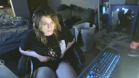 lilybvixen online show from 04/23/26, 02:46