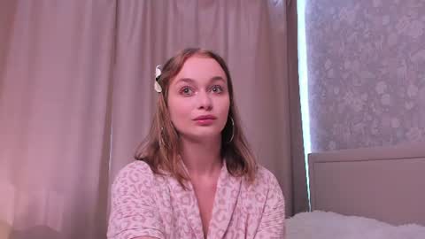 Snapshot of lilycoliins chatting on 07/11/26, 10:40 lilycoliins online show from 07/11/26, 10:40
