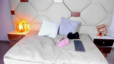 Lily online show from 07/01/26, 08:30