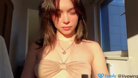 Snapshot of lilyewing_ chatting on 02/20/25, 01:30 Lily   online show from 02/20/25, 01:30