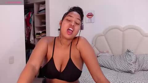 Lily.. online show from 01/25/25, 06:13