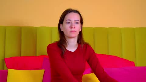 Snapshot of lilylanses chatting on 12/15/25, 06:28 Lily online show from 12/15/25, 06:28