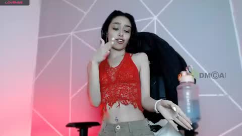 Snapshot of lilylouisee_ chatting on 07/12/26, 09:00 Liliana louise online show from 07/12/26, 09:00