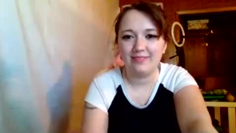 Snapshot of lilylovegood04 chatting on 08/01/26, 05:34 lily online show from 08/01/26, 05:34