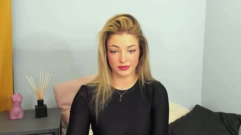 Lily online show from 12/01/24, 04:29