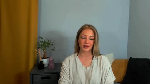 Lily online show from 02/18/25, 09:53
