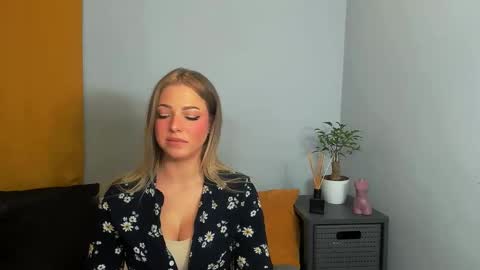 Lily online show from 03/02/25, 05:04
