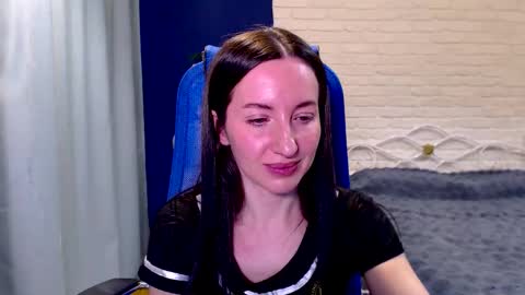 Snapshot of lilymellow chatting on 03/20/26, 09:36 Lily online show from 03/20/26, 09:36