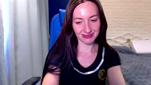 Snapshot of lilymellow chatting on 03/21/26, 08:30 Lily online show from 03/21/26, 08:30