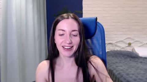 Snapshot of lilymellow chatting on 04/16/26, 08:37 Lily online show from 04/16/26, 08:37