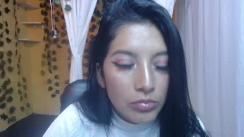 Snapshot of lilymoon_018 chatting on 04/23/26, 01:13 lilymoon_018 online show from 04/23/26, 01:13