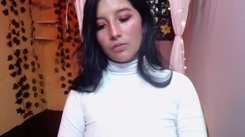 Snapshot of lilymoon_018 chatting on 05/01/26, 02:10 lilymoon_018 online show from 05/01/26, 02:10
