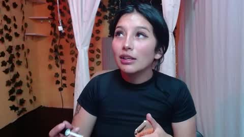 Snapshot of lilymoon_018 chatting on 05/05/26, 01:08 lilymoon_018 online show from 05/05/26, 01:08