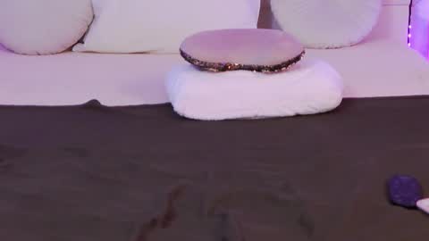      online show from 02/18/25, 07:32