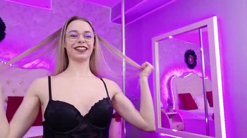      online show from 04/29/26, 03:21