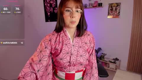 lily help me to collect more cosplay online show from 09/17/25, 04:03