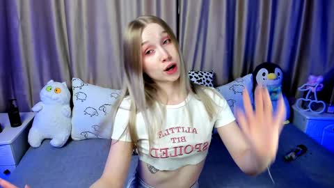 Snapshot of lilystarlight chatting on 12/11/24, 06:25 Lilian online show from 12/11/24, 06:25