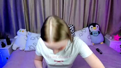 Snapshot of lilystarlight chatting on 02/25/25, 03:31 Lilian online show from 02/25/25, 03:31