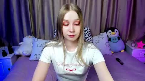 Snapshot of lilystarlight chatting on 02/25/25, 06:36 Lilian online show from 02/25/25, 06:36