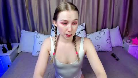 Snapshot of lilystarlight chatting on 03/11/25, 07:04 Lilian online show from 03/11/25, 07:04