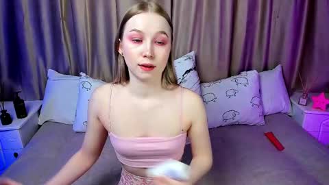 Snapshot of lilystarlight chatting on 03/12/25, 03:35 Lilian online show from 03/12/25, 03:35