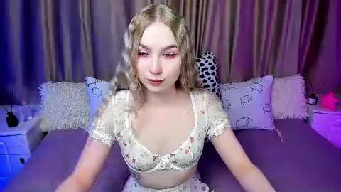 Snapshot of lilystarlight chatting on 10/03/25, 03:47 Lilian online show from 10/03/25, 03:47