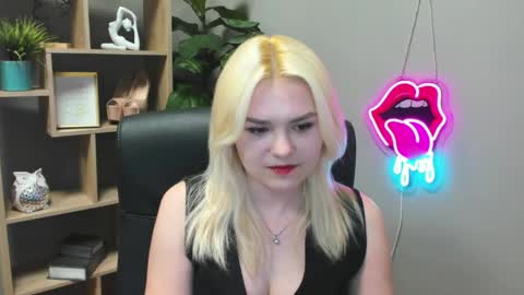 Lily online show from 03/24/26, 07:35