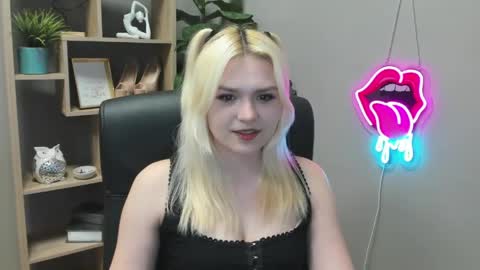 Lily online show from 04/09/26, 01:27