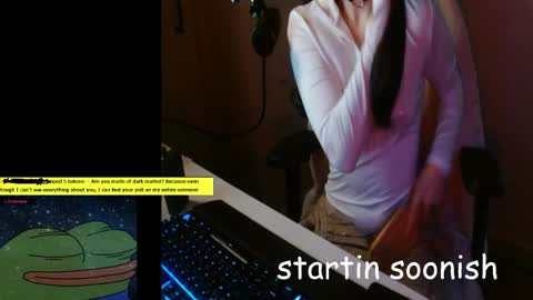 Snapshot of lilythrone chatting on 05/18/26, 01:24 Lily Rone online show from 05/18/26, 01:24