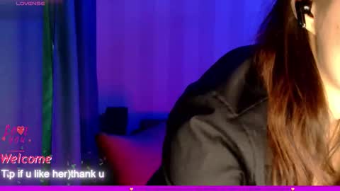 Snapshot of lilyxsky chatting on 10/31/25, 01:45 LilyXSky online show from 10/31/25, 01:45