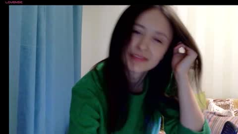 Snapshot of lilyxsky chatting on 11/28/25, 04:20 LilyXSky online show from 11/28/25, 04:20