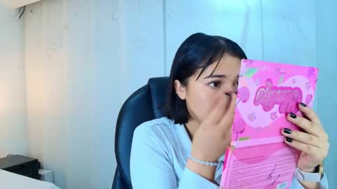  Lina Bedoya  online show from 12/03/25, 11:30